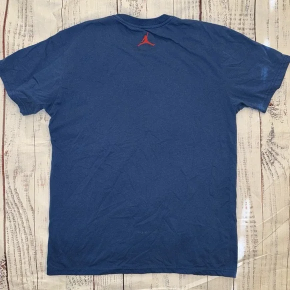 Nike Air Jordan T-Shirt Short Sleeve Men's Size Small Blue Red Jump man - Picture 6 of 6